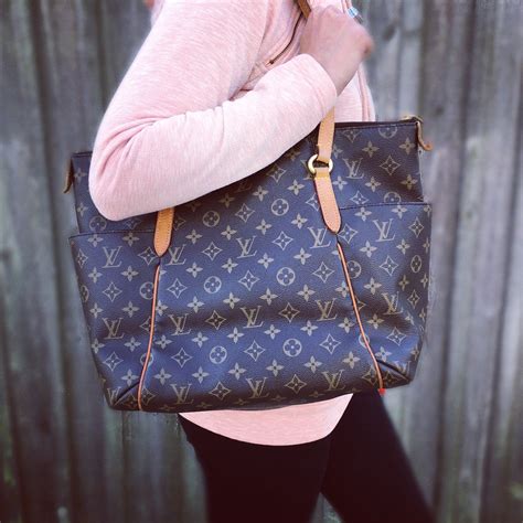 Louis Vuitton totally mm monogram